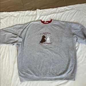 🍁🍁🍁Gray Sweatshirt with Red Collar and Embroidery